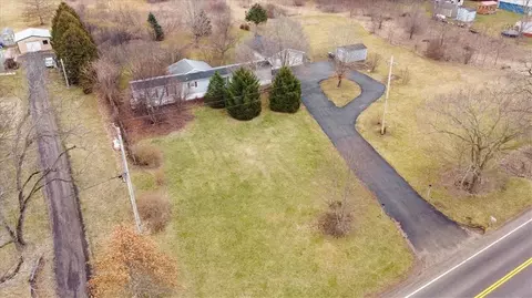 8923 Lyons Marengo Rd, Galen, NY 14489