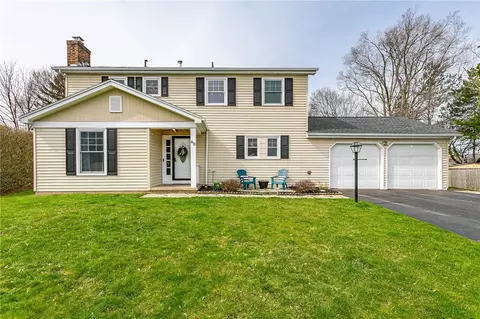 60 Yosemite Cir, West Henrietta, NY 14586
