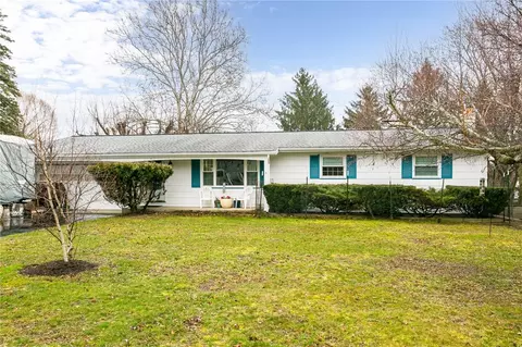 4 Elmwood Cir, Wheatland, NY 14546
