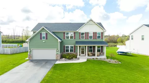 1824 Halesworth Ln, Ontario, NY 14519