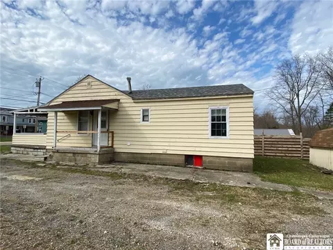 114 S Main St, Evans, NY 14006