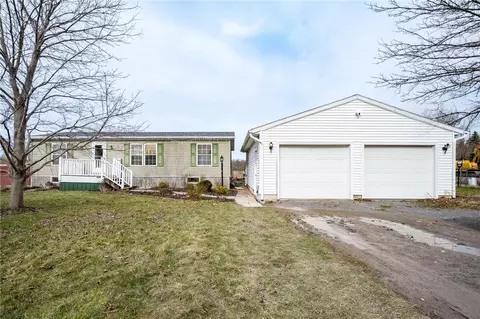 3192 Smith Rd, Canandaigua, NY 14424