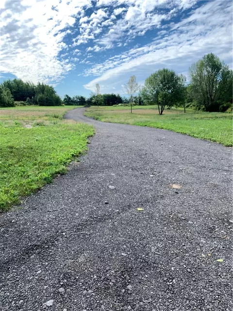 1179 Moscow Rd, Hamlin, NY 14464