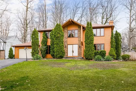 16 Chesfield Lookout, Perinton, NY 14450