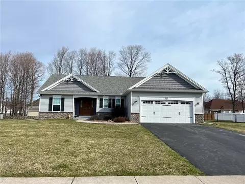 20 Brongo Ln, Spencerport, NY 14559