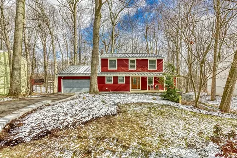 36 Chesham Way, Perinton, NY 14450