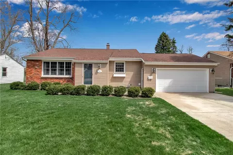 124 Cadman Dr, Amherst, NY 14221