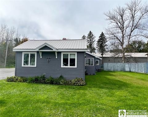 2 Memorial Dr, Mayville, NY 14757