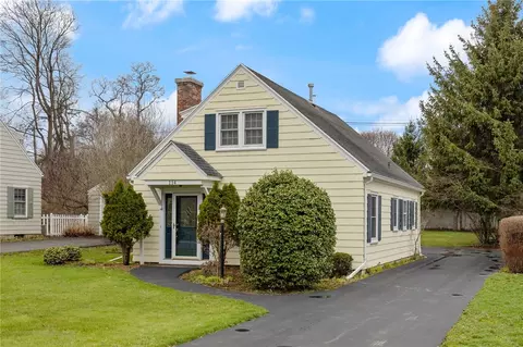 114 Village Ln, Brighton, NY 14610