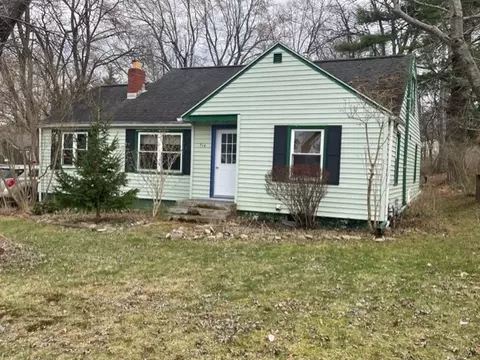 714 Colonial Dr, Arcadia, NY 14513