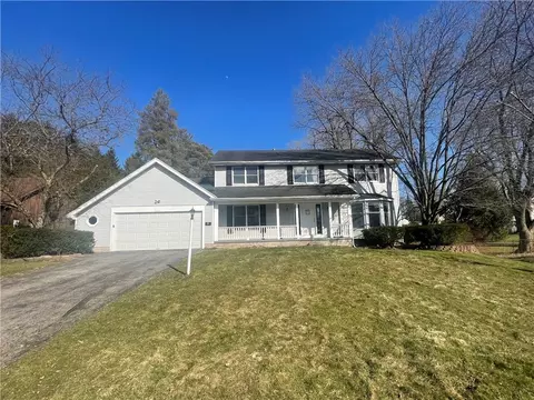 7 Melissa Ln, Penfield, NY 14526