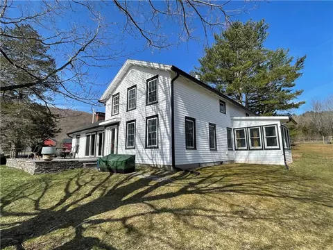 62 S Beech Ridge Rd, West Kill, NY 12492