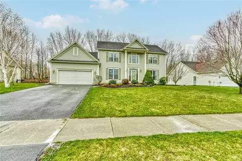 135 Barclay Ct, Greece, NY 14612