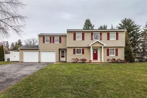 26 Sandstone Dr, Ogden, NY 14559