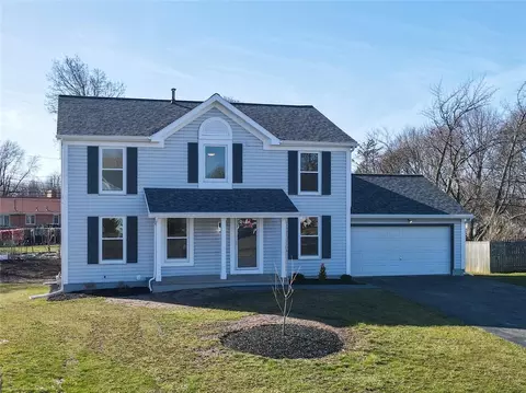 35 Shadow Ln, Gates, NY 14606