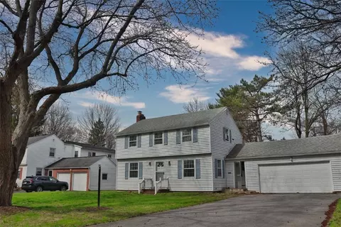 170 Greenvale Dr, Rochester, NY 14618