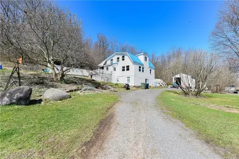 1709 Benning Rd, Galen, NY 14433