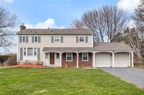 934 Little Pond, Webster, NY 14580