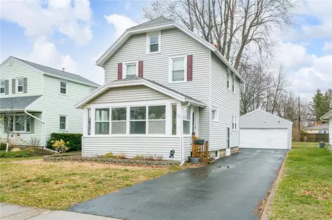 96 Lake Breeze Park, Irondequoit, NY 14622