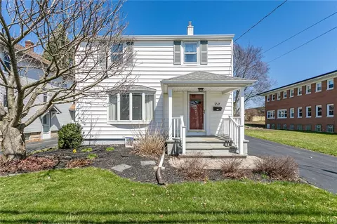 211 W Filbert St, East Rochester, NY 14445