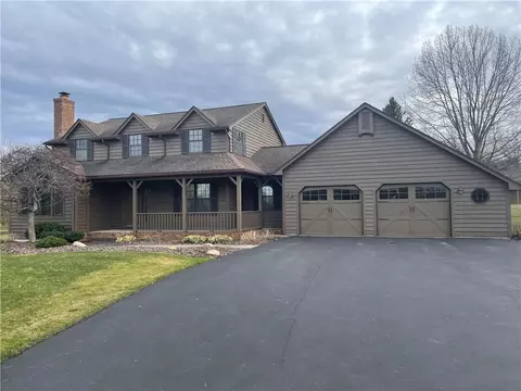 21 Burritt Rd, Parma, NY 14468