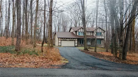 8 White Tail Ln, Milo, NY 14527