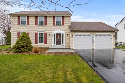 691 Brookeville Dr, Webster, NY 14580