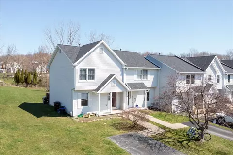 41 Old Meadow Ct, Livonia, NY 14487