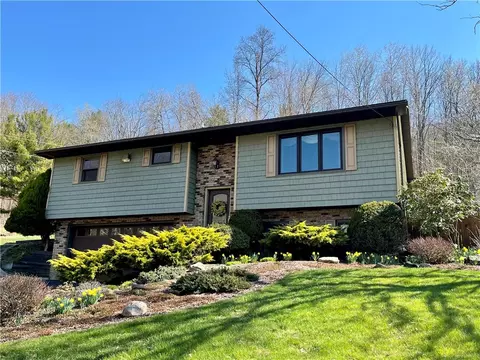 940 Bolivar Dr, Bradford, PA 16701