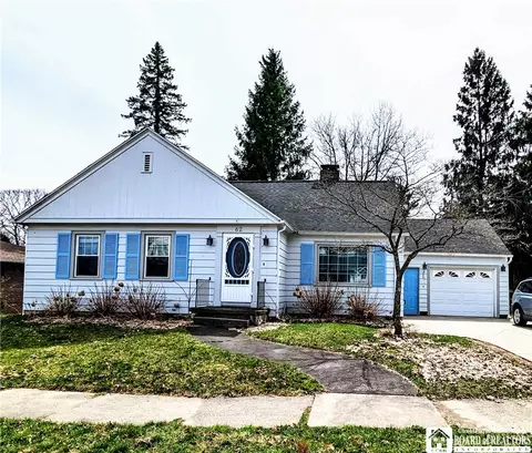 62 Chestnut St, Jamestown, NY 14701