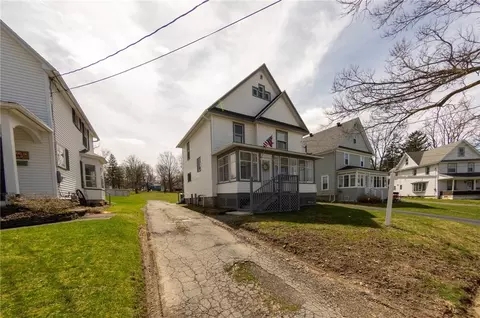 28 Dolbeer St, Perry, NY 14530