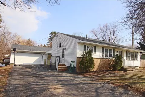 2 Karen Dr, Gates, NY 14606