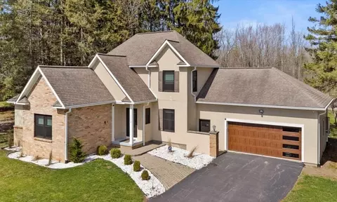 1012 Plank Rd, Webster, NY 14580