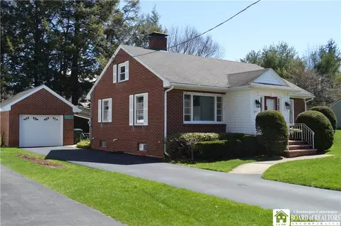 27 Englewood Ave, Jamestown, NY 14701