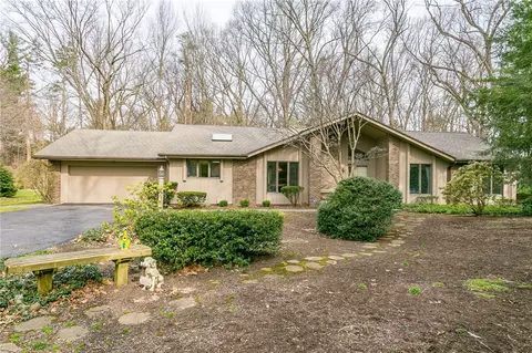 29 Random Woods, Pittsford, NY 14534