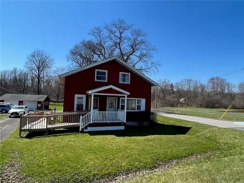 9197 Conquest Rd, Mentz, NY 13140