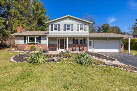 510 Adams Valley Cir, Webster, NY 14580