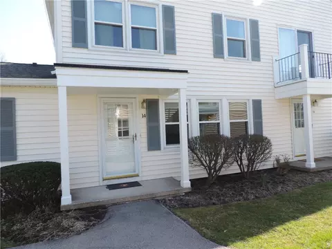 14 Arrowhead Way N, Perinton, NY 14450