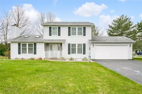 701 Knobel Dr, Webster, NY 14580