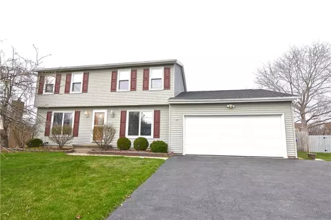 82 Oak Brg, Greece, NY 14612