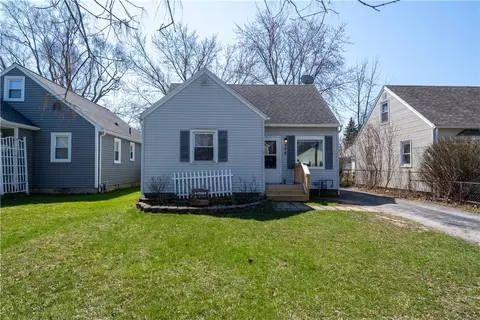 379 Mosley Rd, Greece, NY 14616
