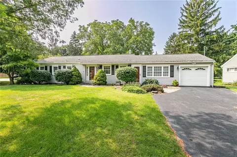 827 Embury Rd, Penfield, NY 14526