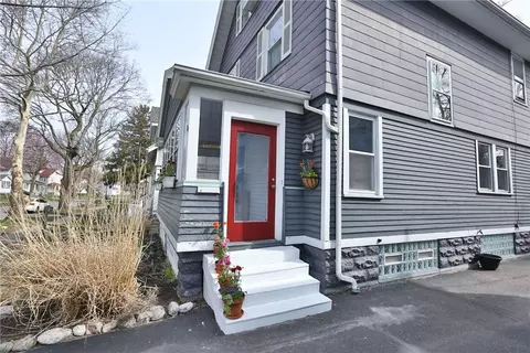 84 Edgeland St, Rochester, NY 14609