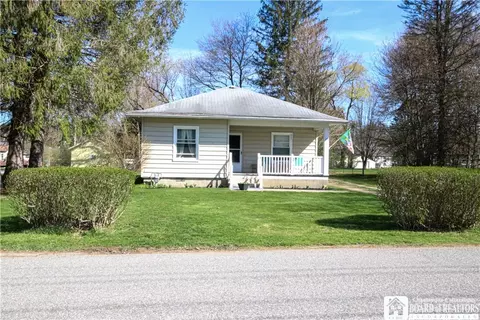 22 Venman St, Carroll, NY 14738