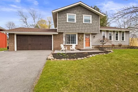 42 Moorland Rd, Greece, NY 14612