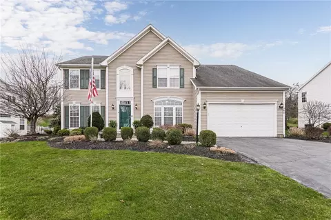 584 Yale Ct, Victor, NY 14564