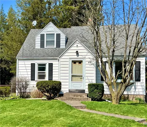 44 Cloverland Dr, Brighton, NY 14610