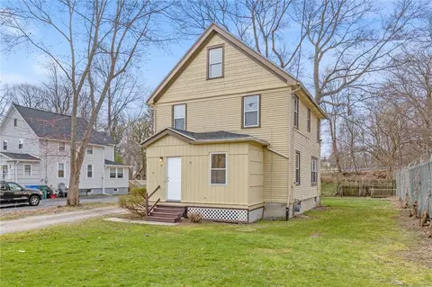 77 Boxart St, Rochester, NY 14612