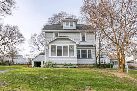 63 Mosley Rd, Greece, NY 14616