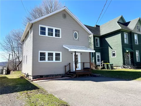 16 York St, Norwich, NY 13815
